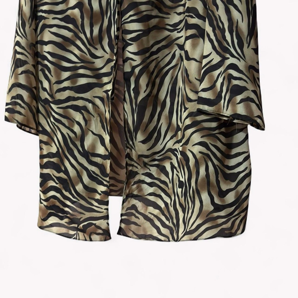 Tiger Print Single Button Top - image 4
